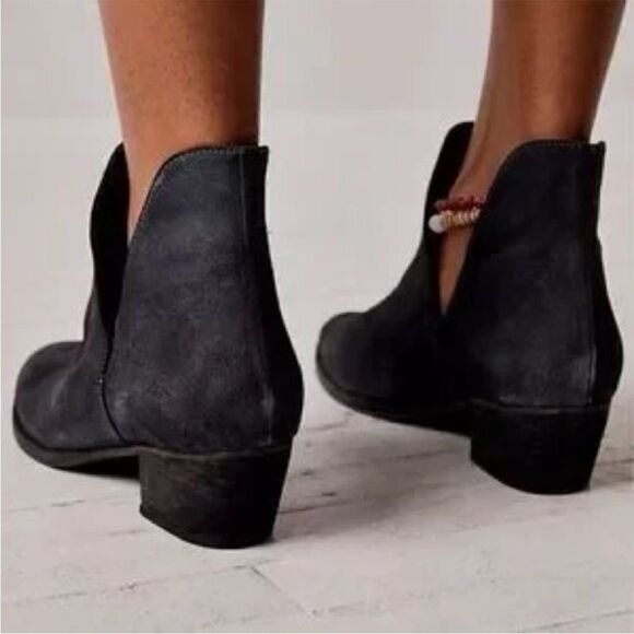 Free People Charm Double V Ankle Boots Black Suede Ankle Boots US 9.5 - Picture 2 of 10